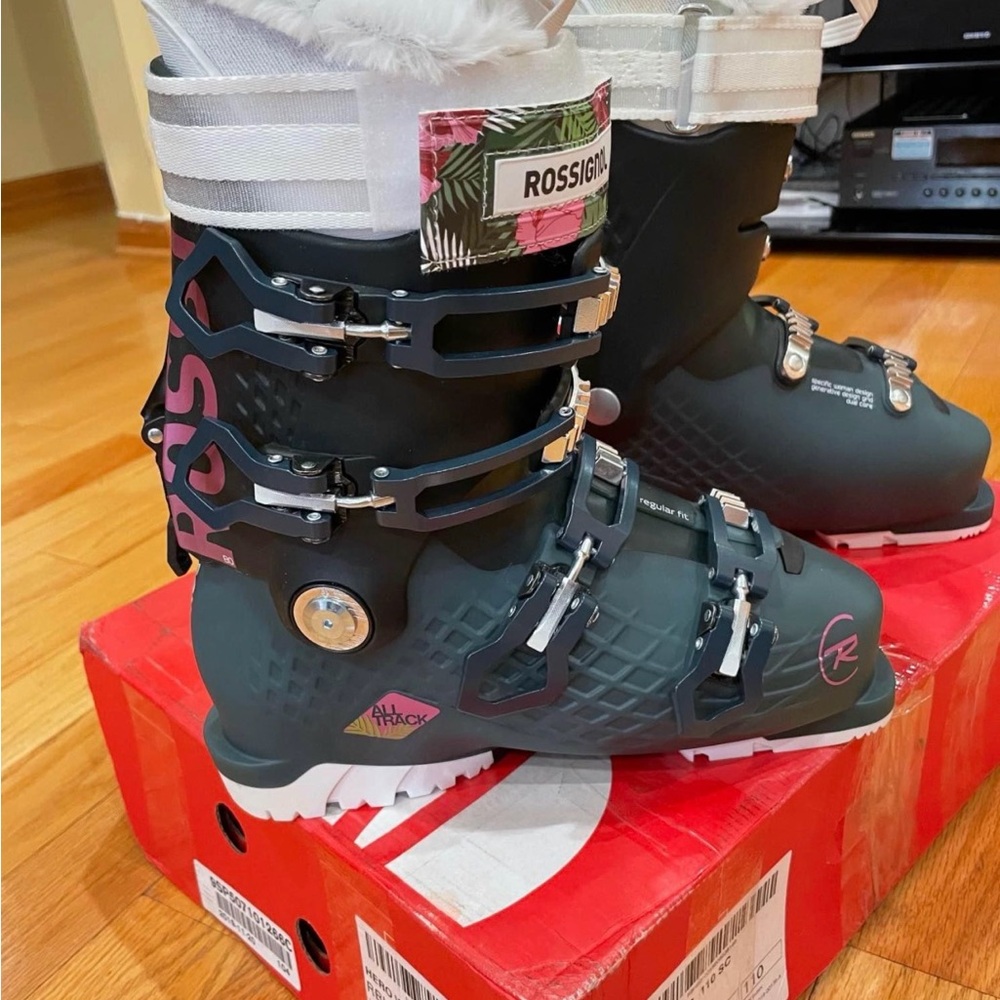 Rossignol Black and Green Ski Boots 24.5 Size